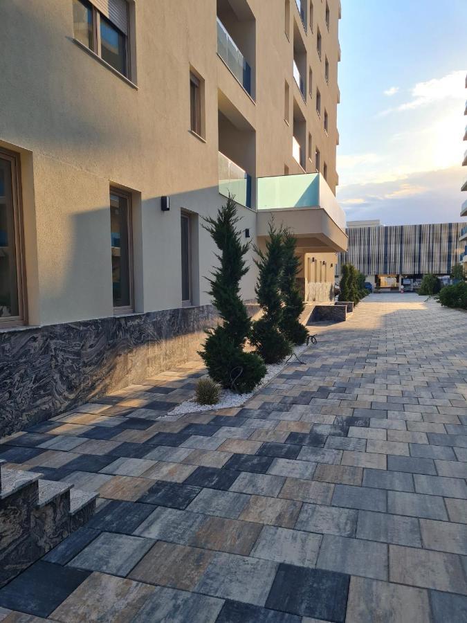 Matteo 2 Apartments Marina Surf Residence, Mamaia Nord - Navodari,1 Vedere Frontala,2 Cu Vedere Laterala La Mare Екстериор снимка